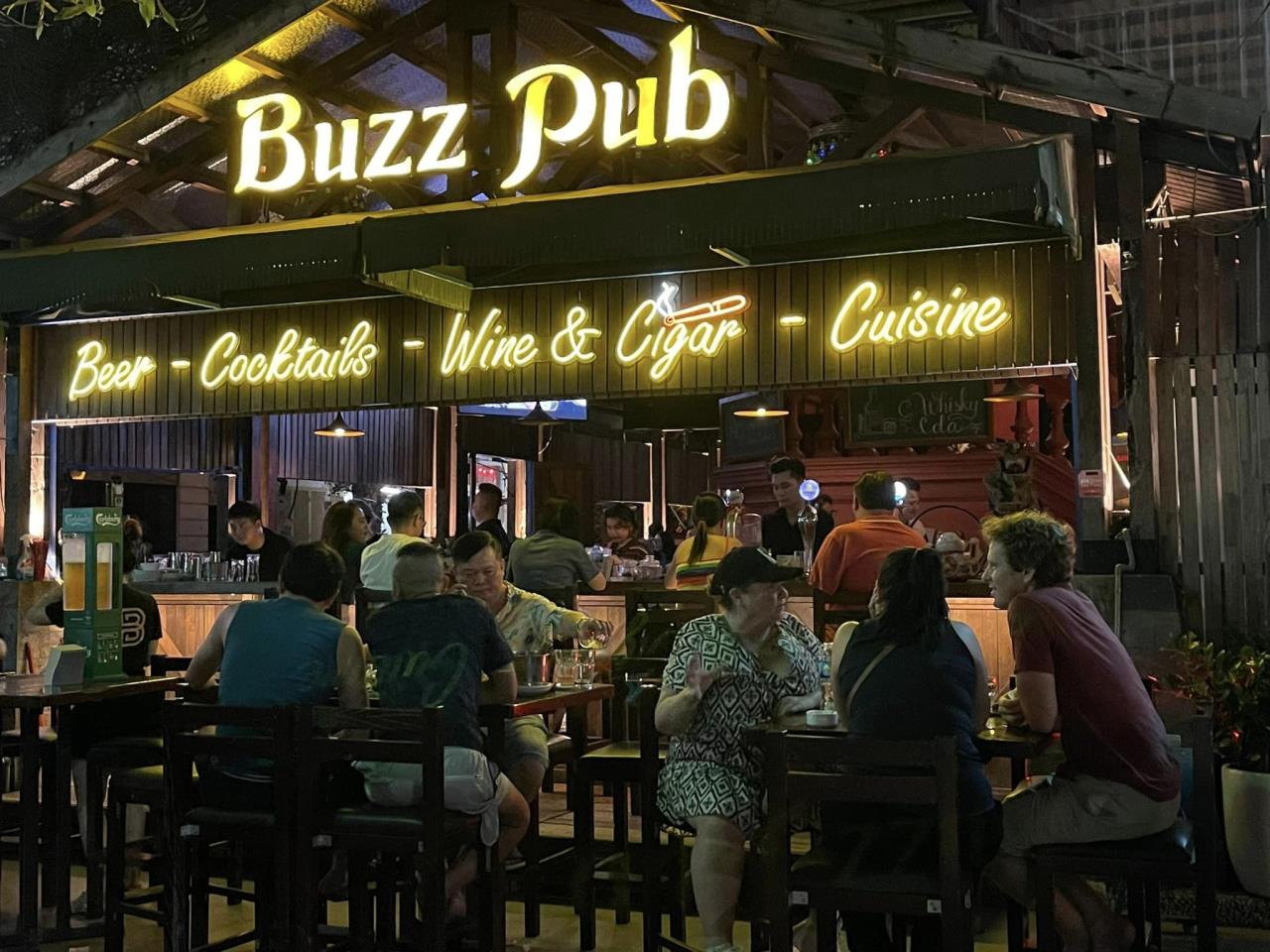 quan-buzz-pub