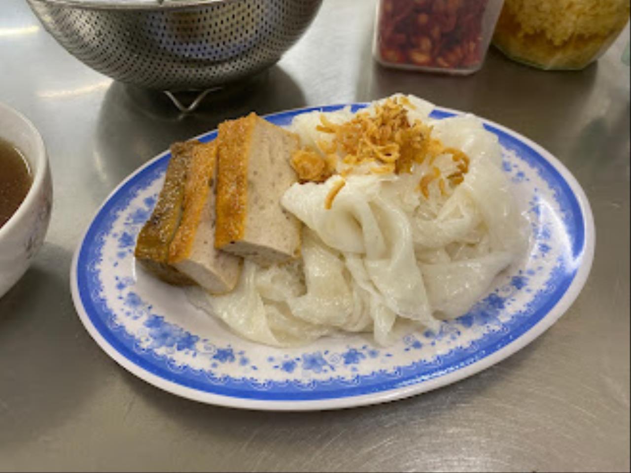 quan-banh-cuon-ba-ut