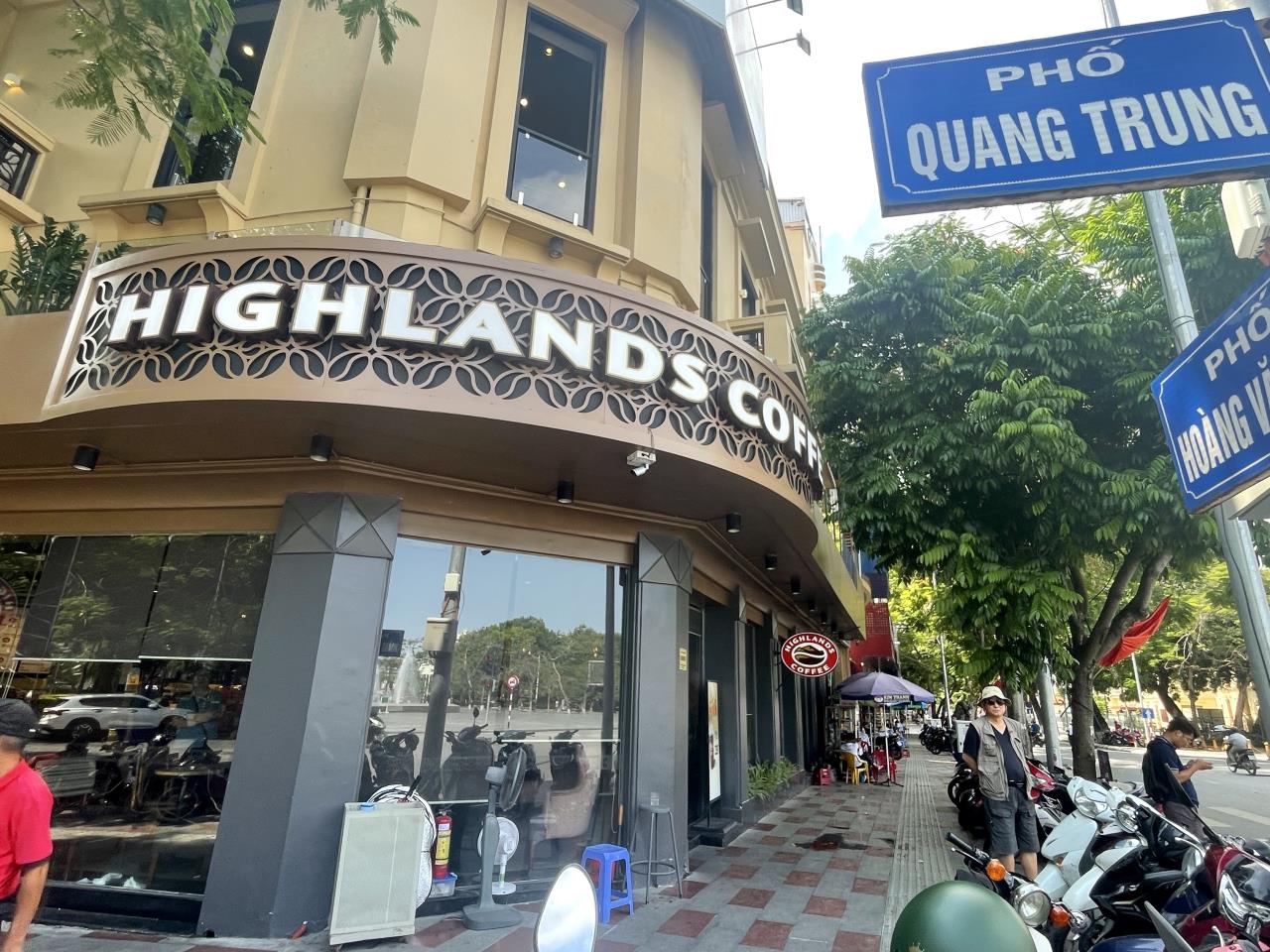 highlands-coffee-4557